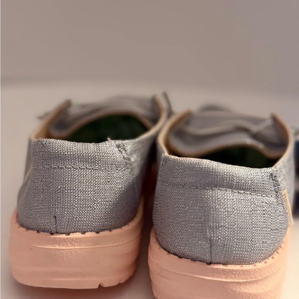 Hey Dude Silver and Pink Casual Shoes Girls 2 Youth New with tag